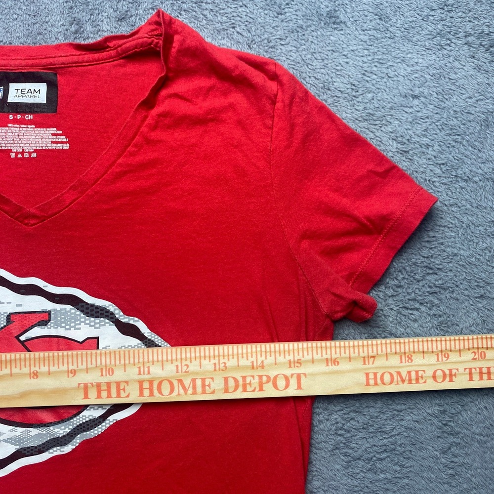 Kansas City Chiefs Tshirt Womens Small Red V-Neck NFL Team Apparel Football - Picture 3 of 5
